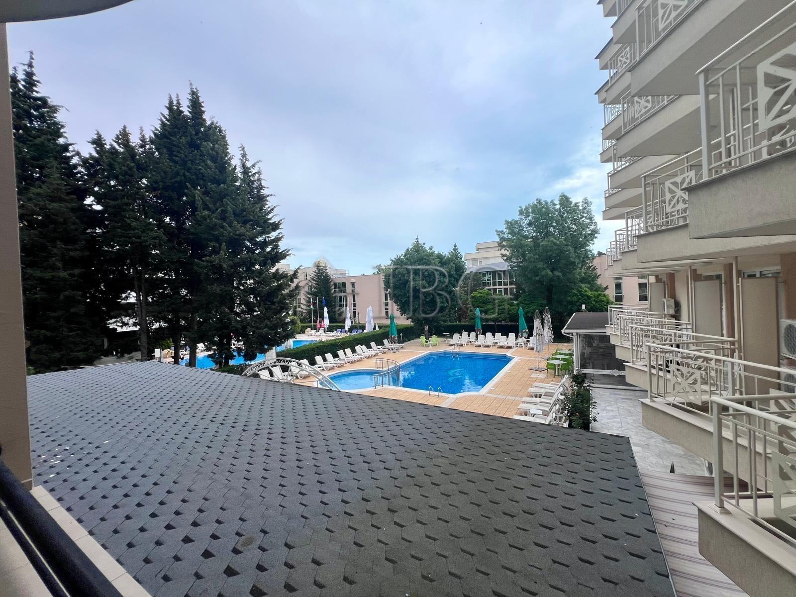 Spacious 1-Bedroom Apartment with Pool View in Karlovo Complex, Sunny Beach — photo 3