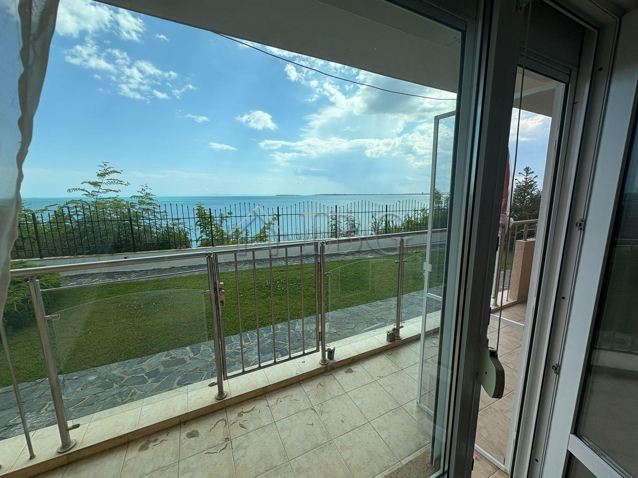 1-Bedroom Apartment with Panoramic Sea View on the First Line in Coral Beach, Sveti Vlas — photo 10 of 25