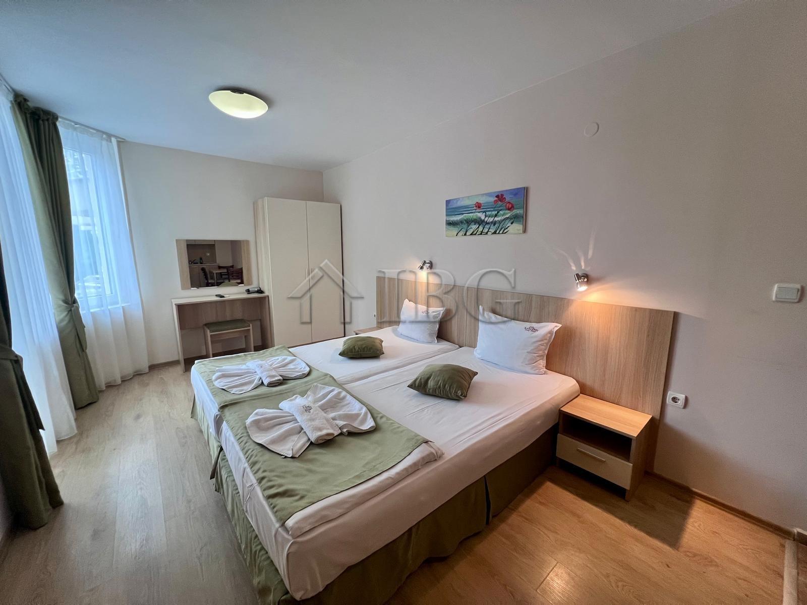 Spacious 1-Bedroom Apartment with Pool View in Karlovo Complex, Sunny Beach — photo 4