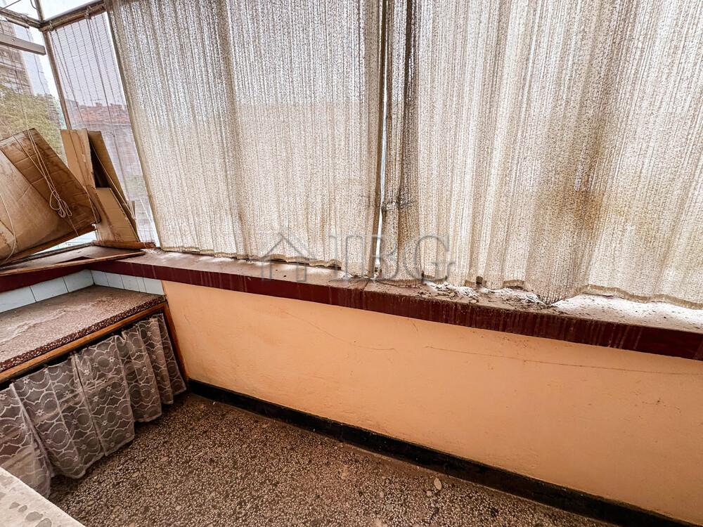 Spacious 2-Bedroom Apartment for Renovation in the Very Centre of Ruse - Excellent Investment Opportunity — photo 10 of 15