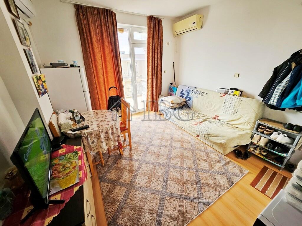 Furnished 1-Bedroom Apartment in Sunny Day 5, Sunny Beach — photo 10 of 13