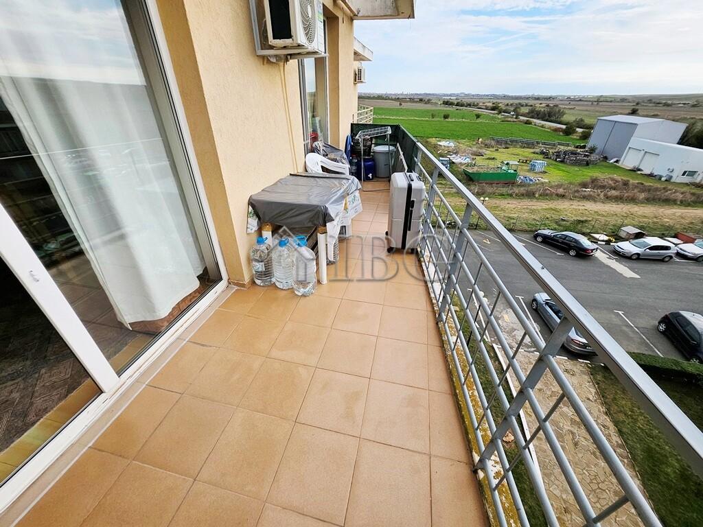 Furnished 1-Bedroom Apartment in Sunny Day 5, Sunny Beach — photo 4 of 13