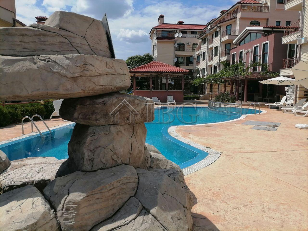 Spacious Studio with Pool View in St. Nikola Complex, Kosharitsa — Burgas