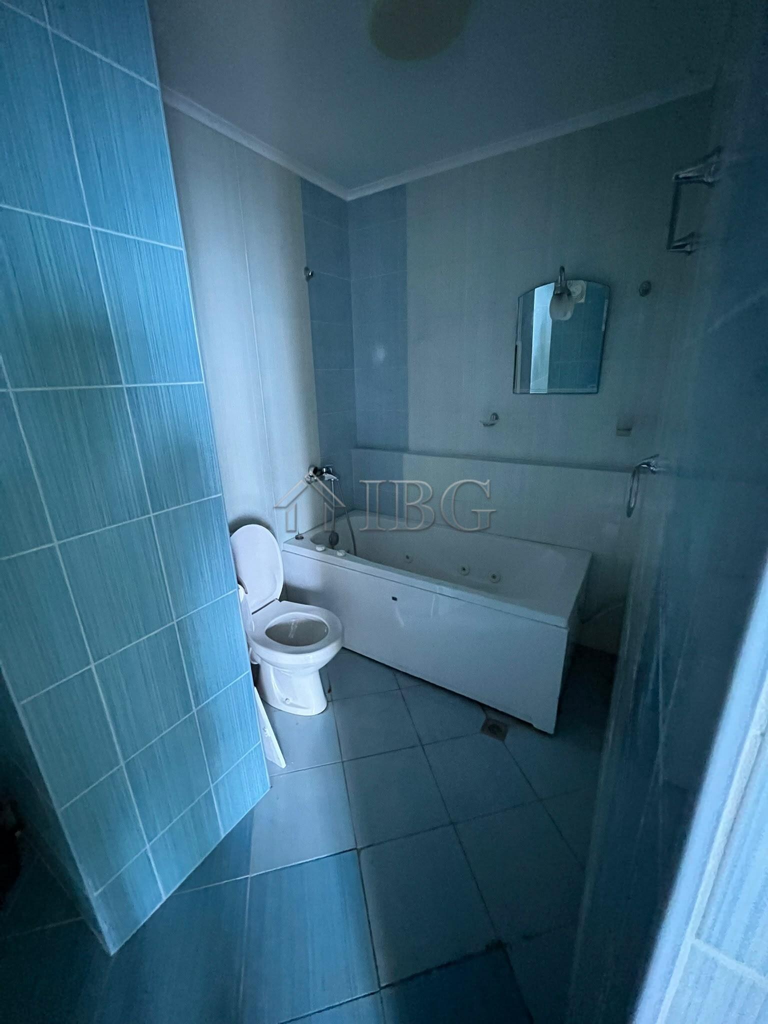 Spacious 4-Room Apartment with Front Sea and Pool Views in Blue Bay Palace, Pomorie — photo 10 of 24