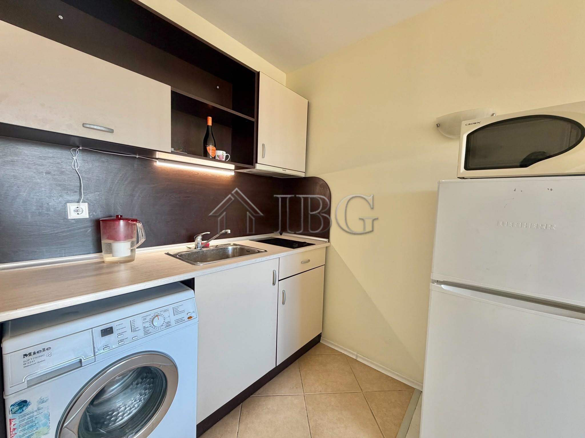Furnished Studio in Sunset Beach 4, Central Sunny Beach — photo 5 of 9