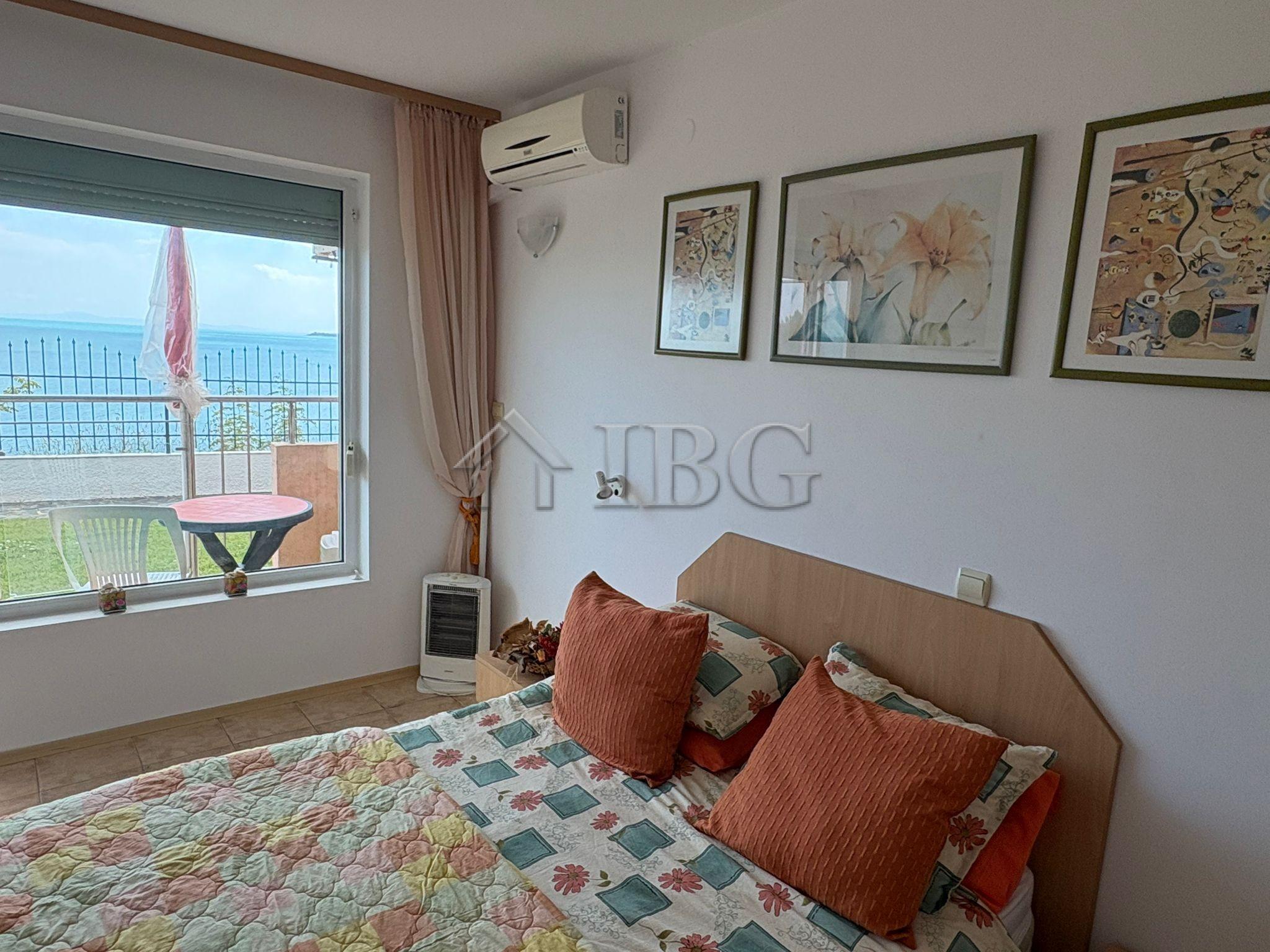1-Bedroom Apartment with Panoramic Sea View on the First Line in Coral Beach, Sveti Vlas — photo 24 of 25