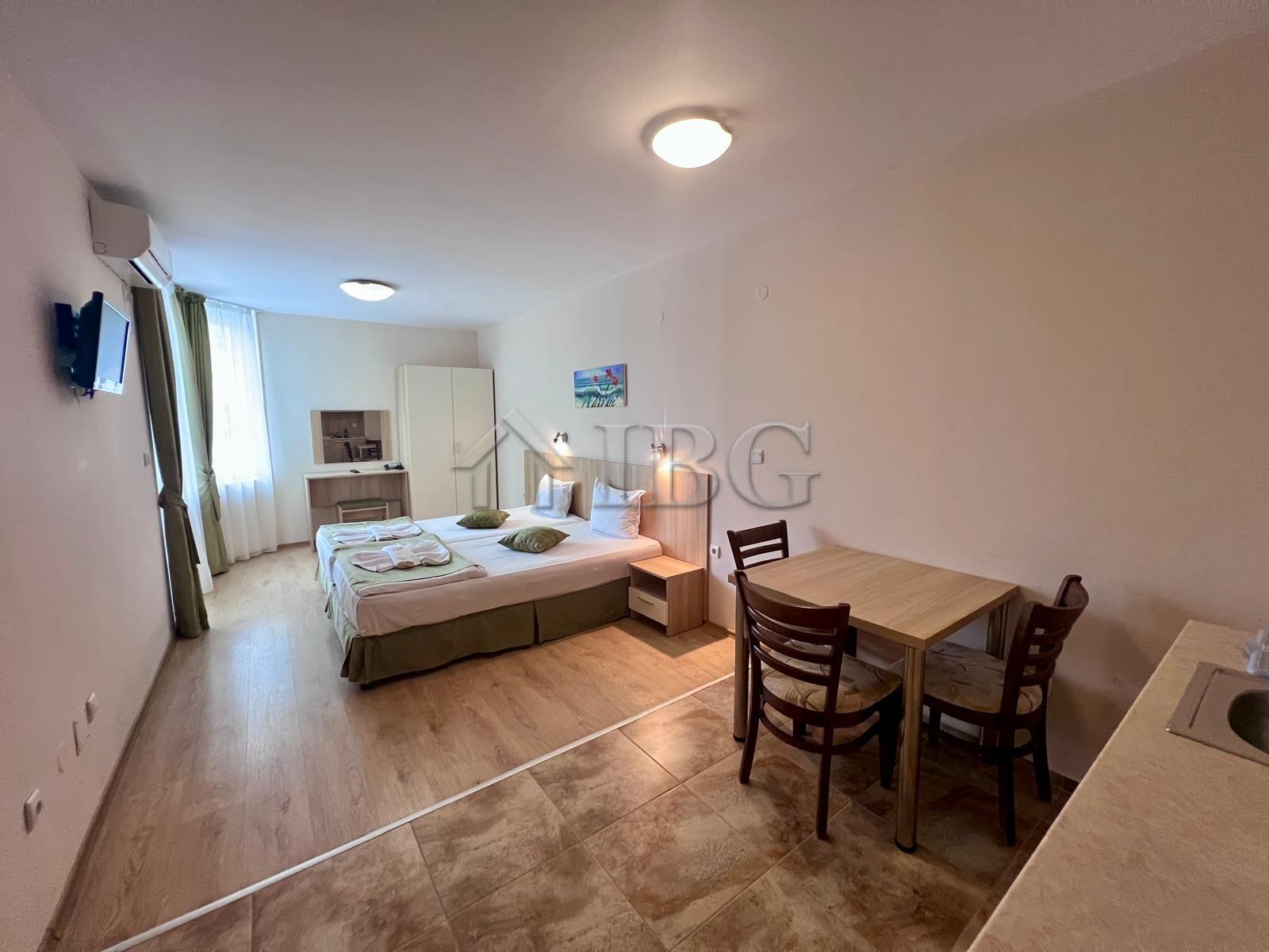 Spacious 1-Bedroom Apartment with Pool View in Karlovo Complex, Sunny Beach — photo 2