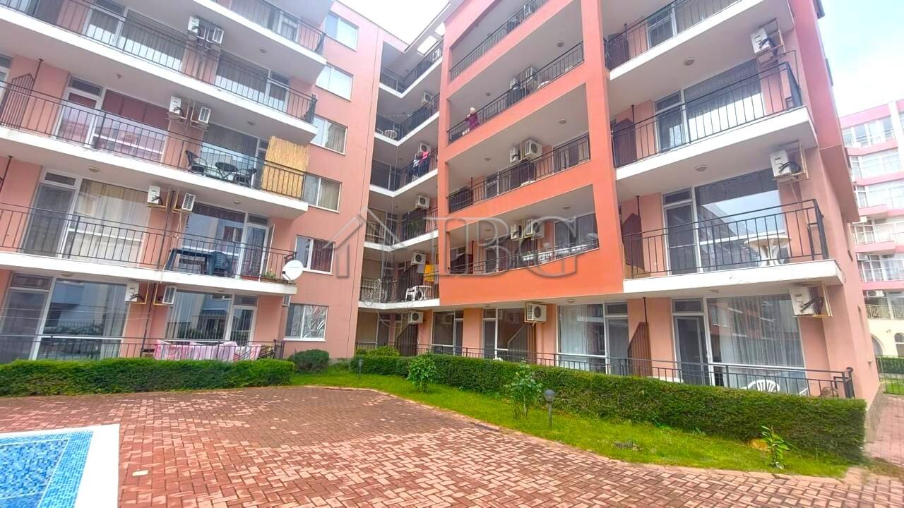 Pool view 1-Bedroom Apartment in Sunset Beach 4 Complex, Sunny Beach — main photo