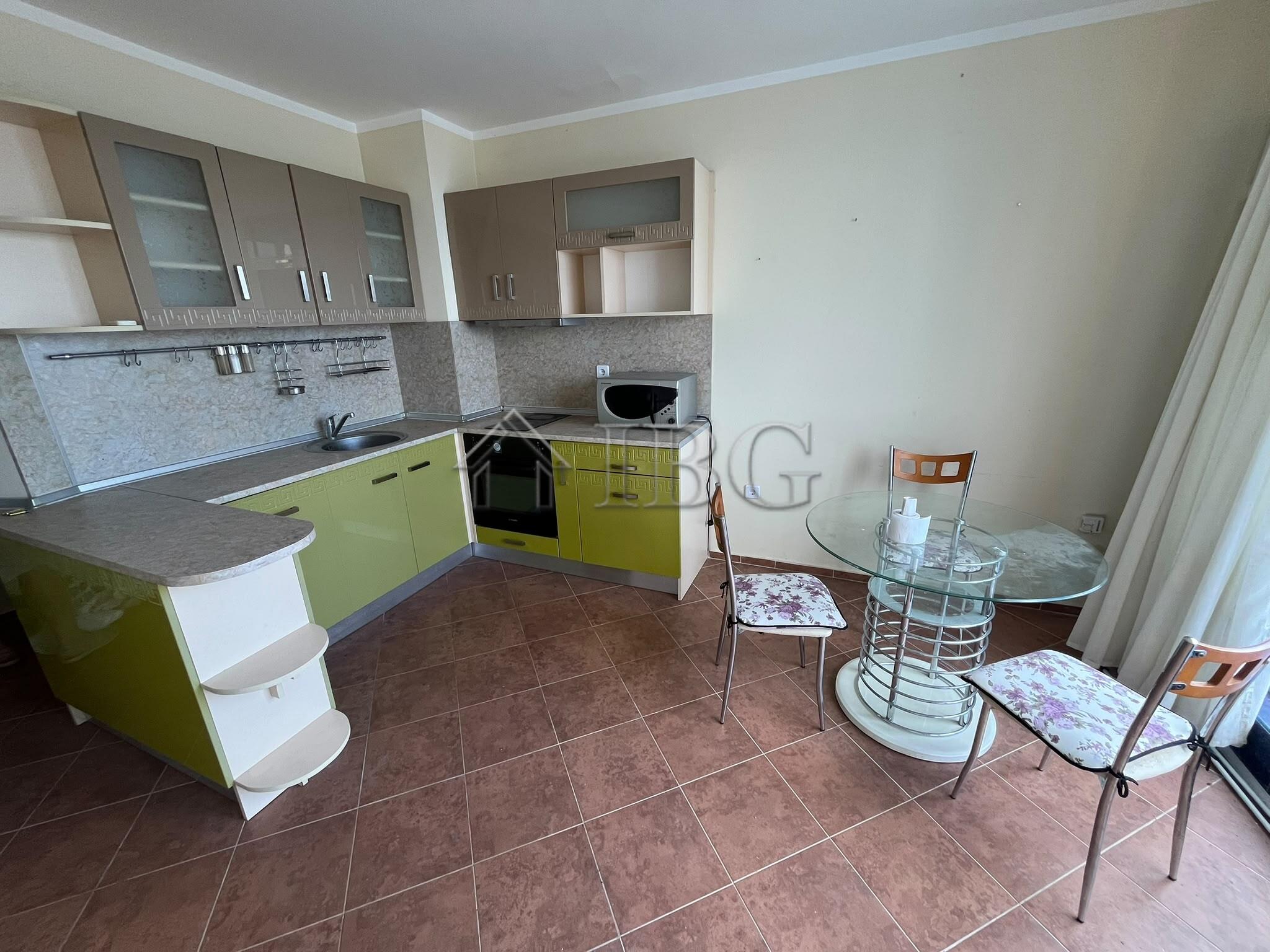 Spacious 4-Room Apartment with Front Sea and Pool Views in Blue Bay Palace, Pomorie — photo 3