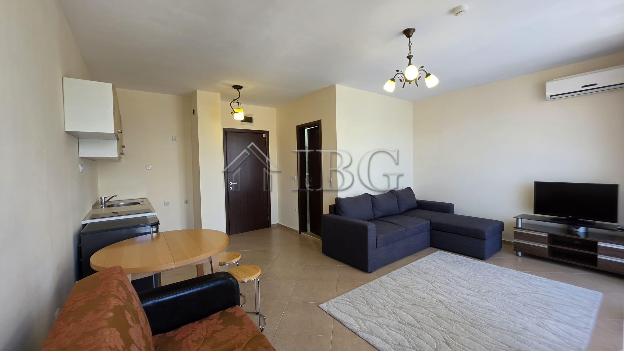 Spacious Studio with Balcony Sun & Sea Complex Sunny Beach - Near Cacao Beach — main photo