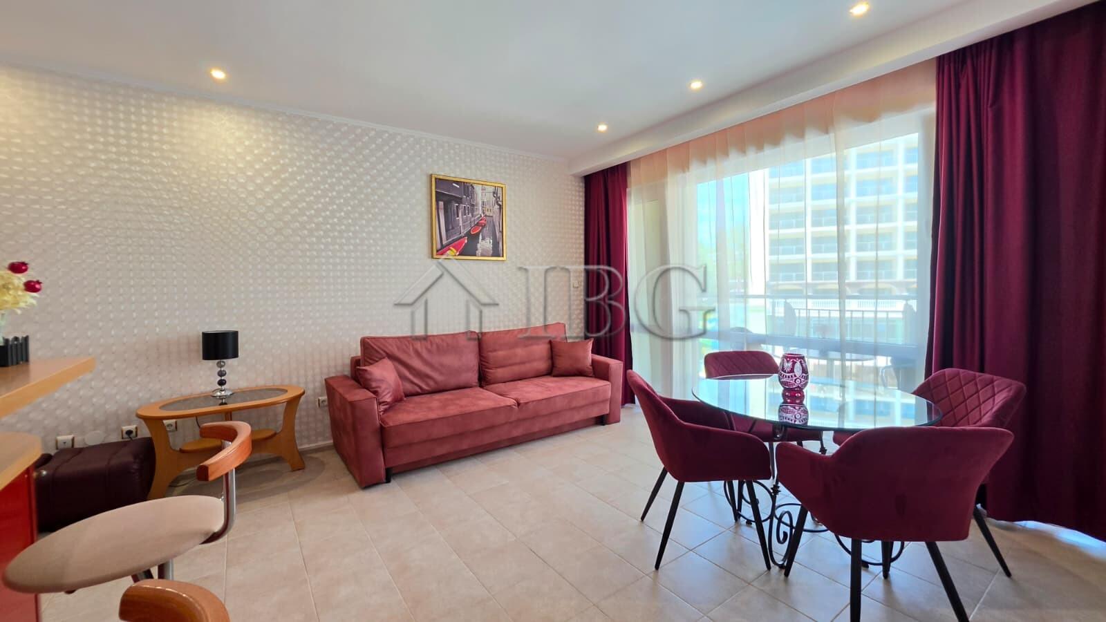 Apartment with Pool View in Miramar Palace, Sunny Beach - Only 100 m from the Beach — photo 2