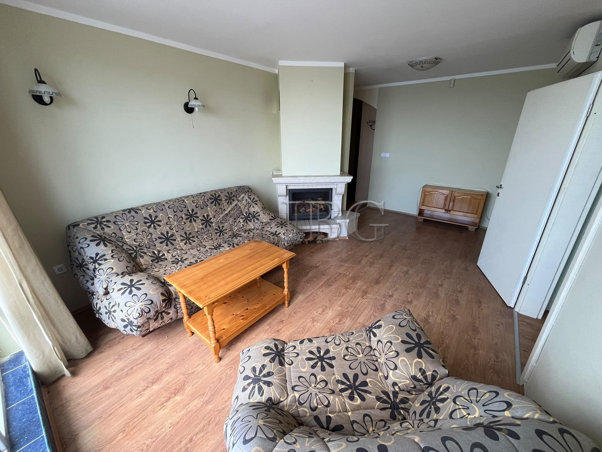 Spacious 4-Room Apartment with Front Sea and Pool Views in Blue Bay Palace, Pomorie — photo 5 of 24