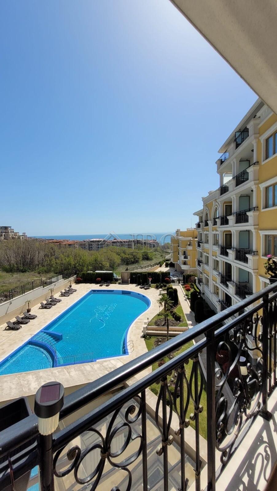 Luxury Apartment with 3 rooms View to pool and sea Villa Florence, Sveti Vlas — photo 3