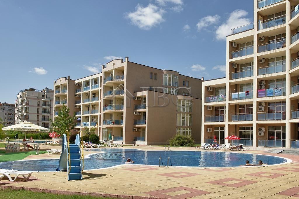 Big 97 sq.m. 1-bedroom apartment in Semiramida Gardens, Sunny Beach — main photo