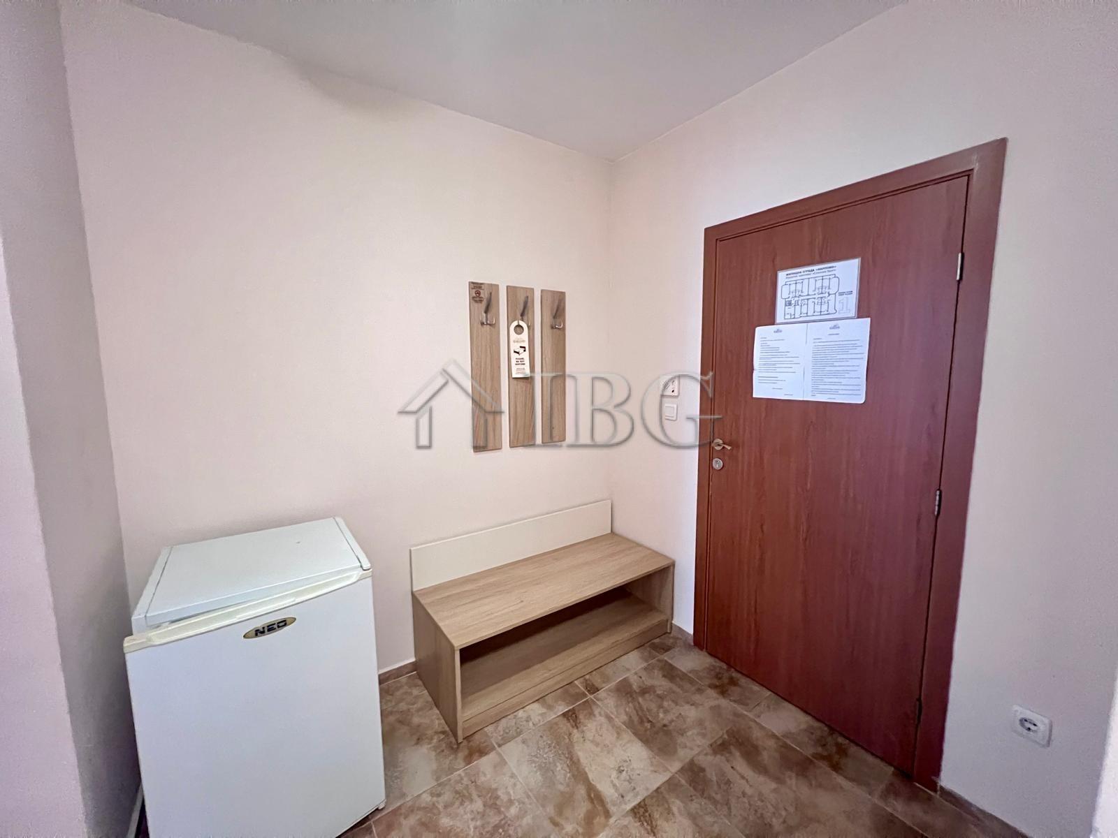 Spacious 1-Bedroom Apartment with Pool View in Karlovo Complex, Sunny Beach — photo 11 of 18