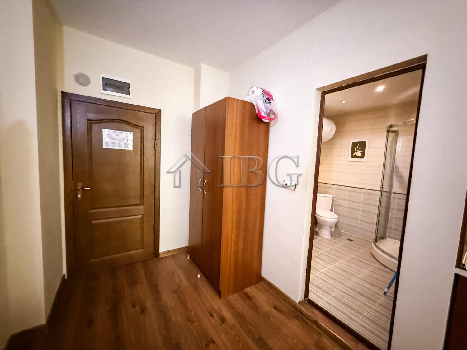 Spacious Studio with Partial Sea View in Grenada Complex, Sunny Beach — photo 13 of 25