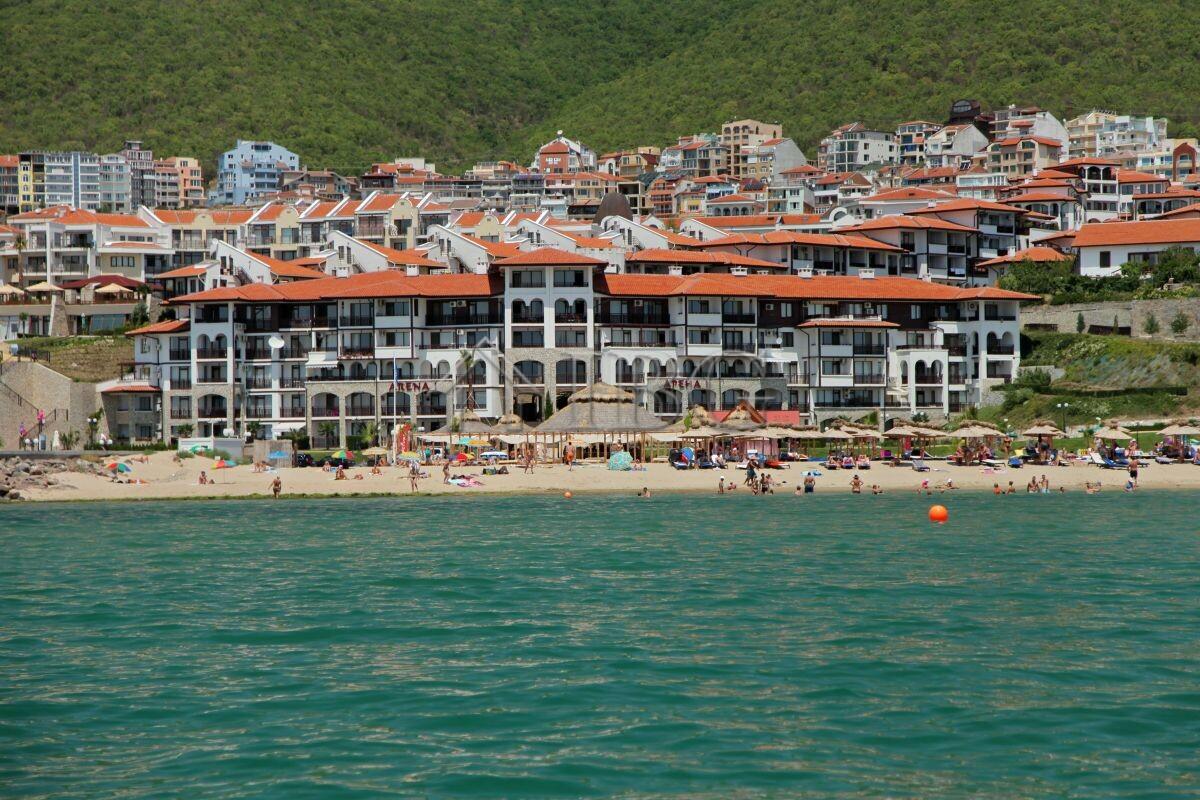 First Line to the Sea! One-Bedroom Apartment Arena 1, Sveti Vlas — photo 2