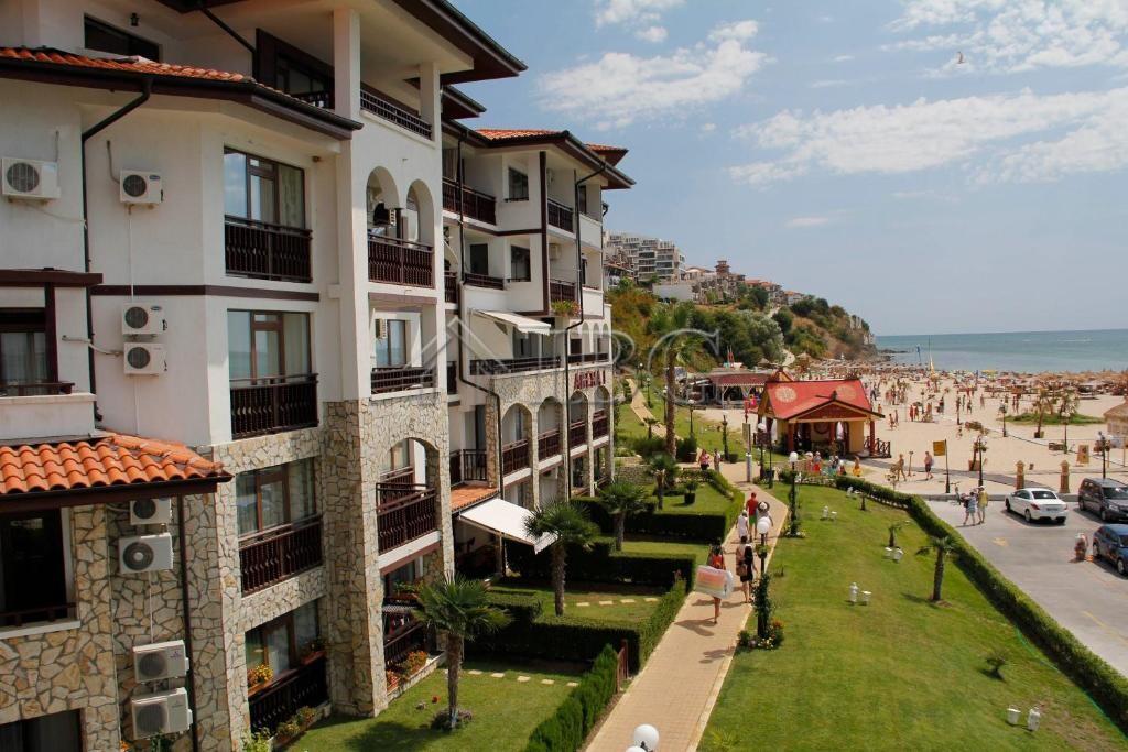 First Line to the Sea! One-Bedroom Apartment Arena 1, Sveti Vlas — main photo