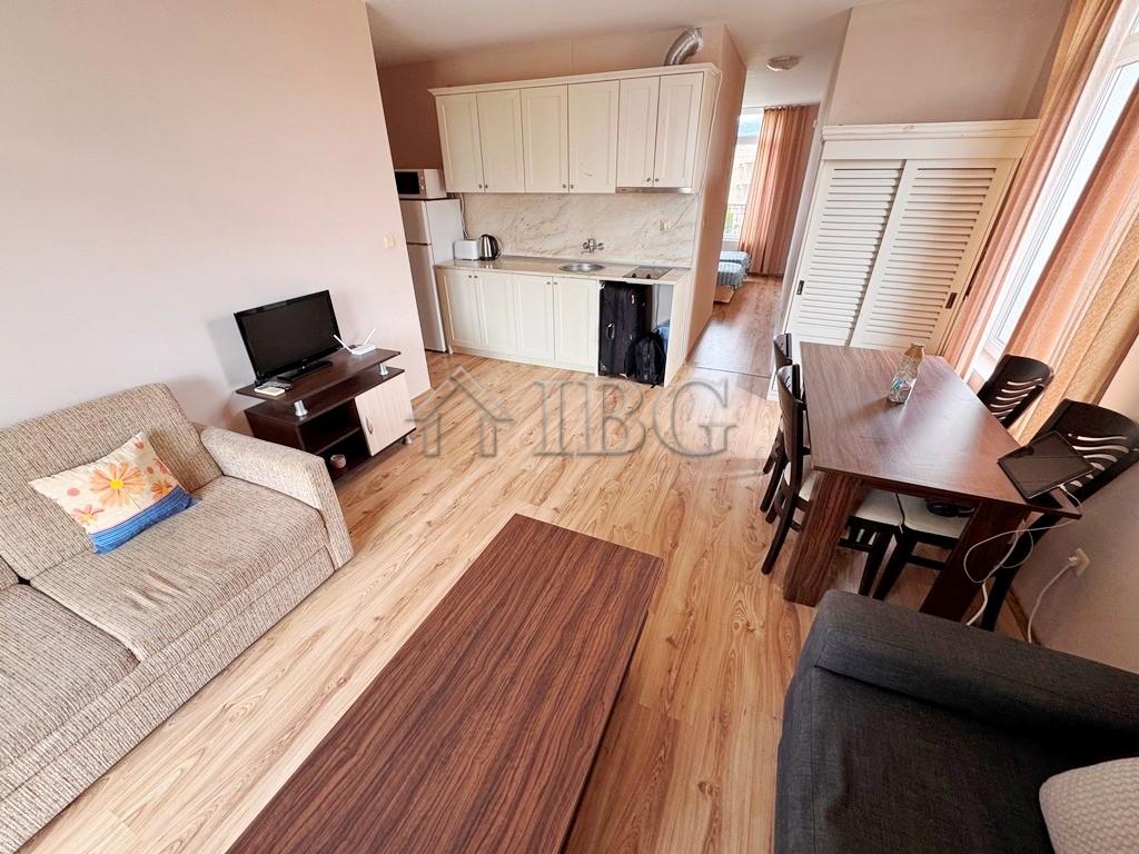 Furnished 1-Bedroom Apartment with Pool View in Dawn Park, Sunny Beach — photo 7 of 14