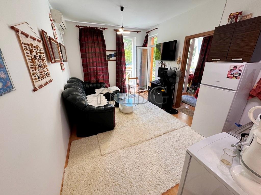 Price Reduced - Furnished 1-Bedroom Apartment with Garden View in Sunny Day 6 — main photo