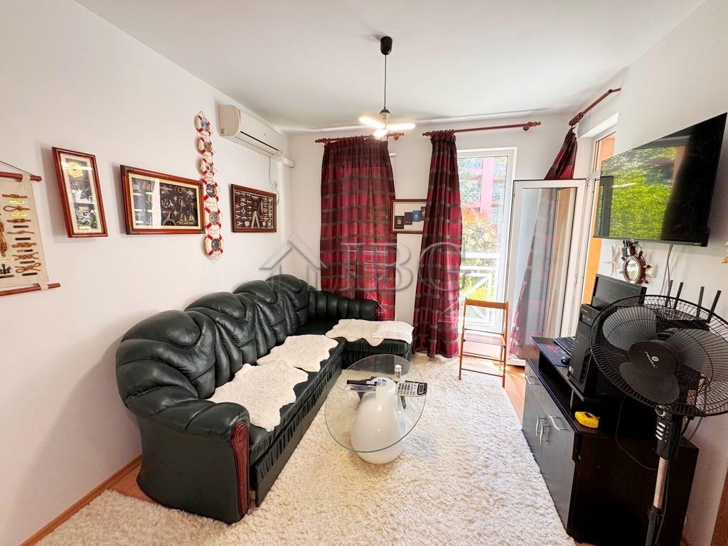 Price Reduced - Furnished 1-Bedroom Apartment with Garden View in Sunny Day 6 — photo 8 of 15