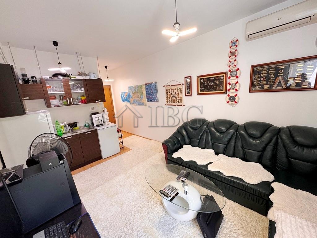Price Reduced - Furnished 1-Bedroom Apartment with Garden View in Sunny Day 6 — photo 7 of 15