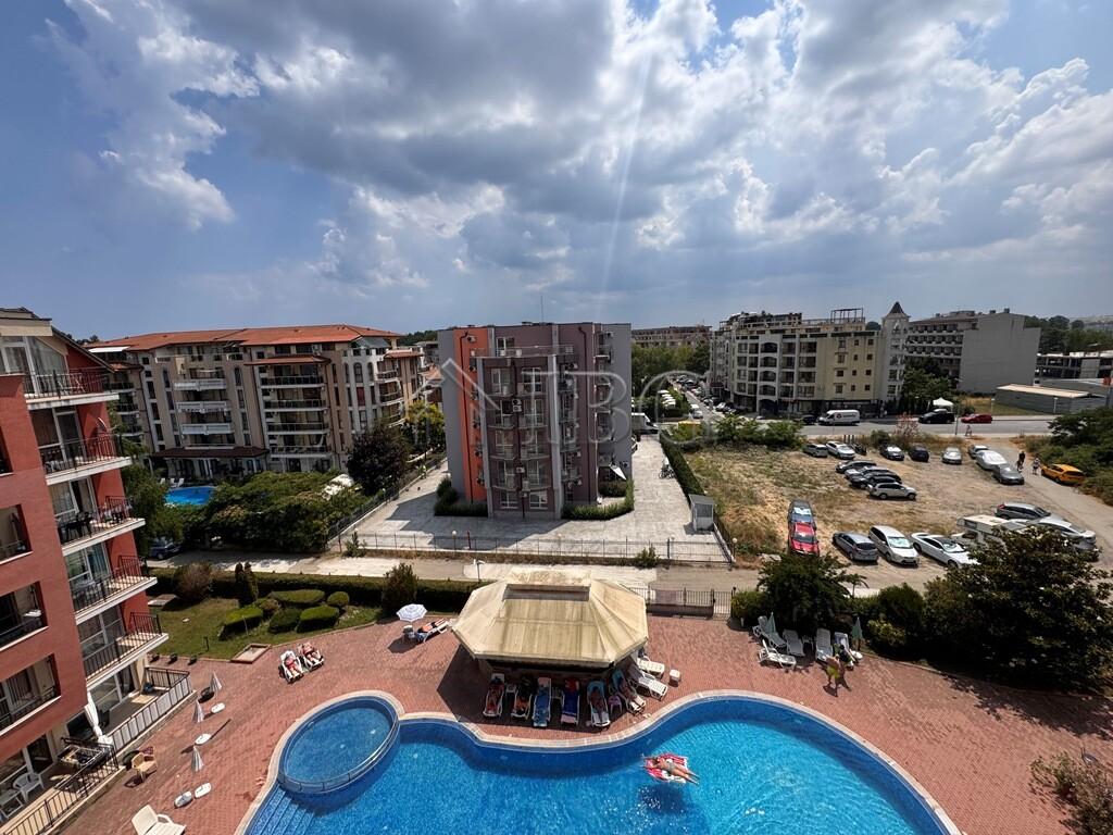 Spacious 2-Bedroom, 2-Bathroom Apartment with Pool View in Sunset Beach 3, Sunny Beach — photo 3