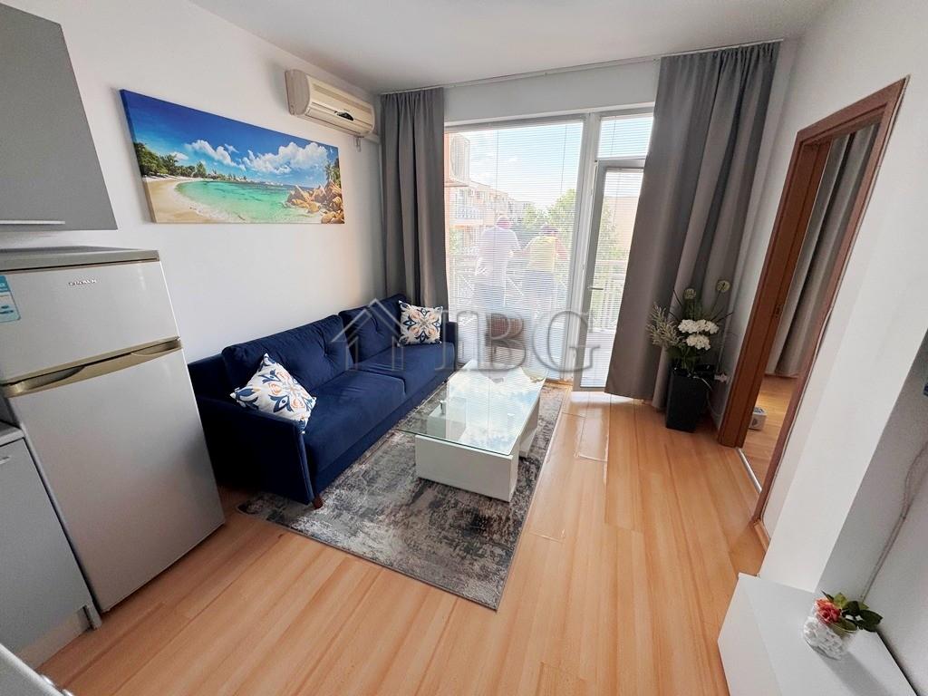 Furnished 2-Bedroom Apartment with Pool View in Sunny Day 6, Near Sunny Beach — photo 4
