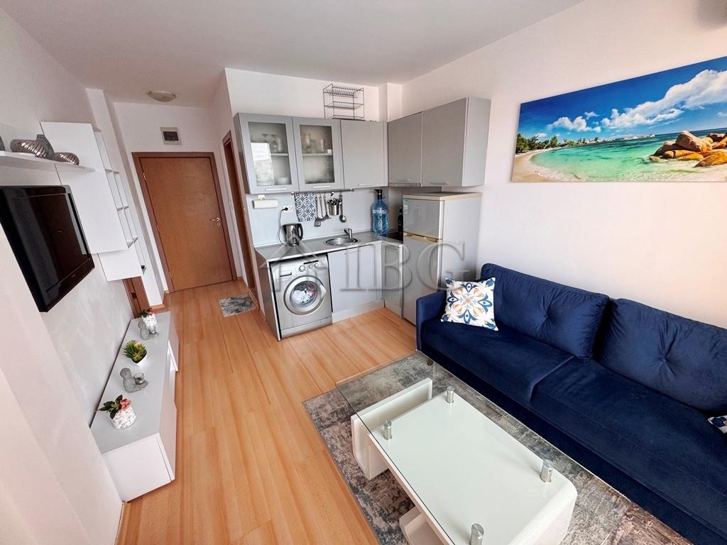 Furnished 2-Bedroom Apartment with Pool View in Sunny Day 6, Near Sunny Beach — photo 12 of 19