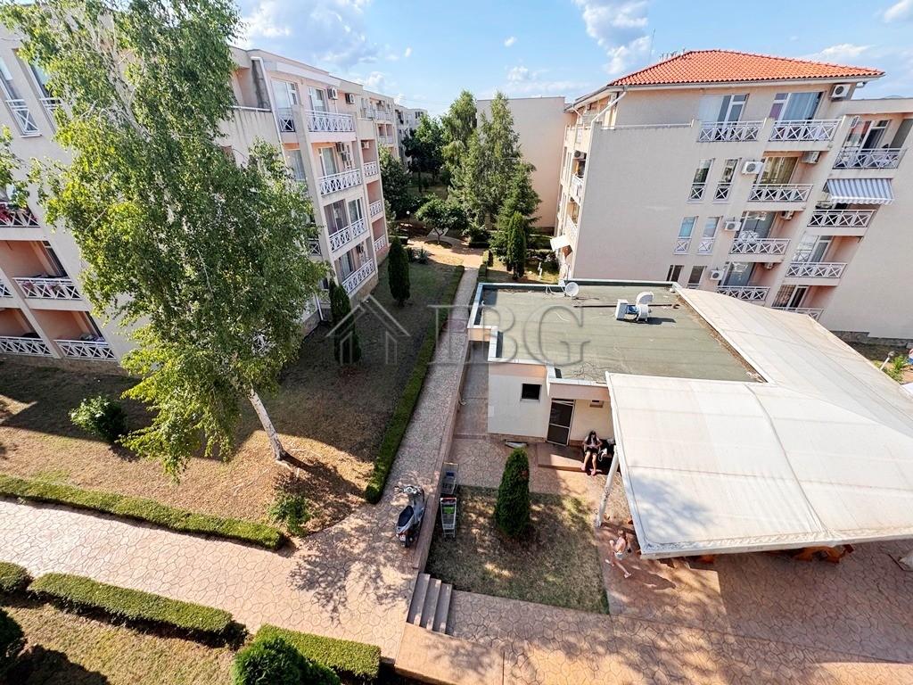 Furnished 2-Bedroom Apartment with Pool View in Sunny Day 6, Near Sunny Beach — photo 9 of 19