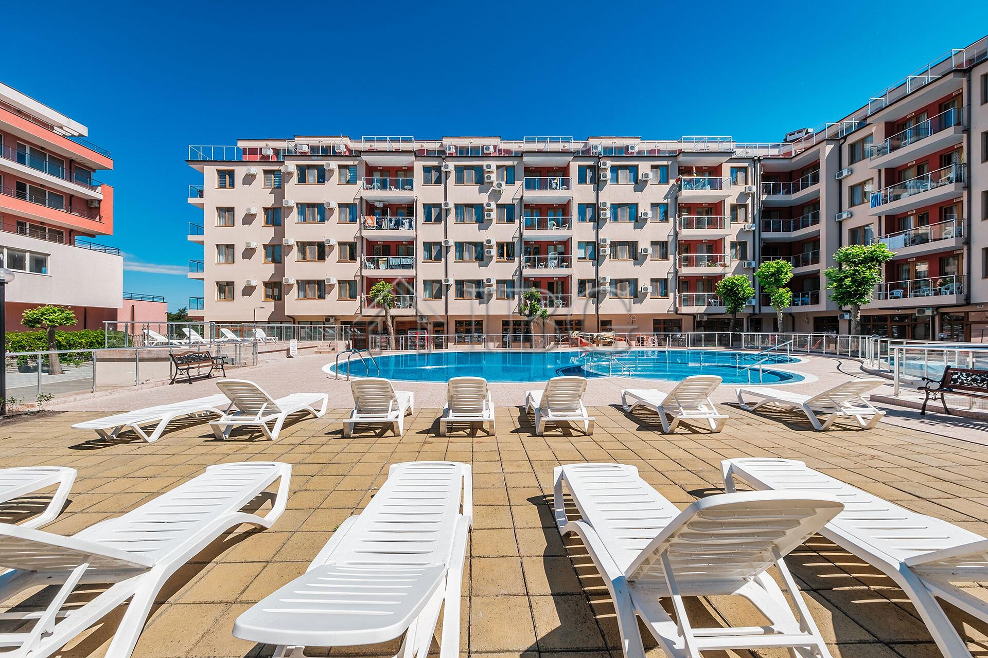 Furnished Studio with Pool View in Nessebar Fort Residence, Sunny Beach — photo 13 of 25