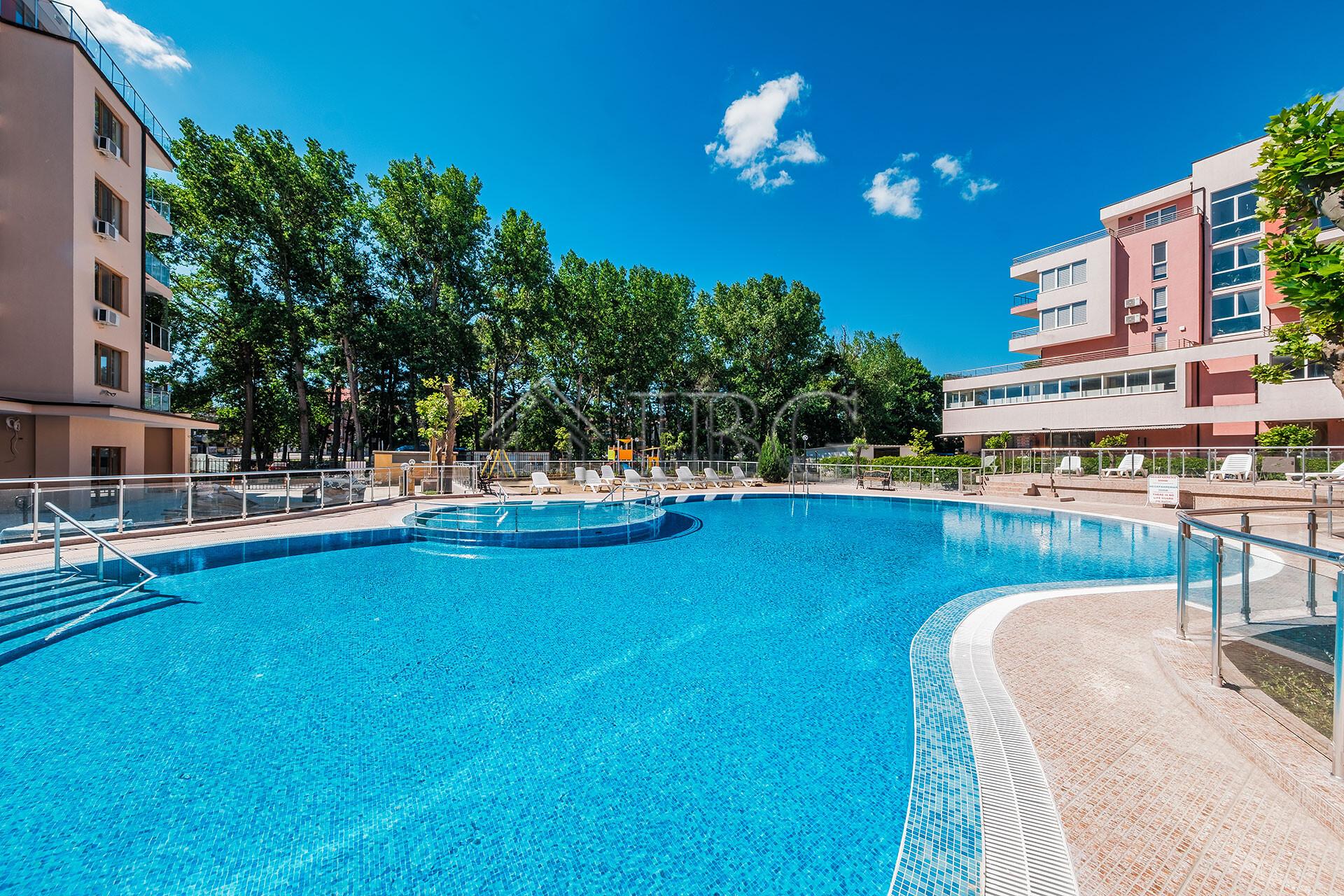 Furnished Studio with Pool View in Nessebar Fort Residence, Sunny Beach — photo 2