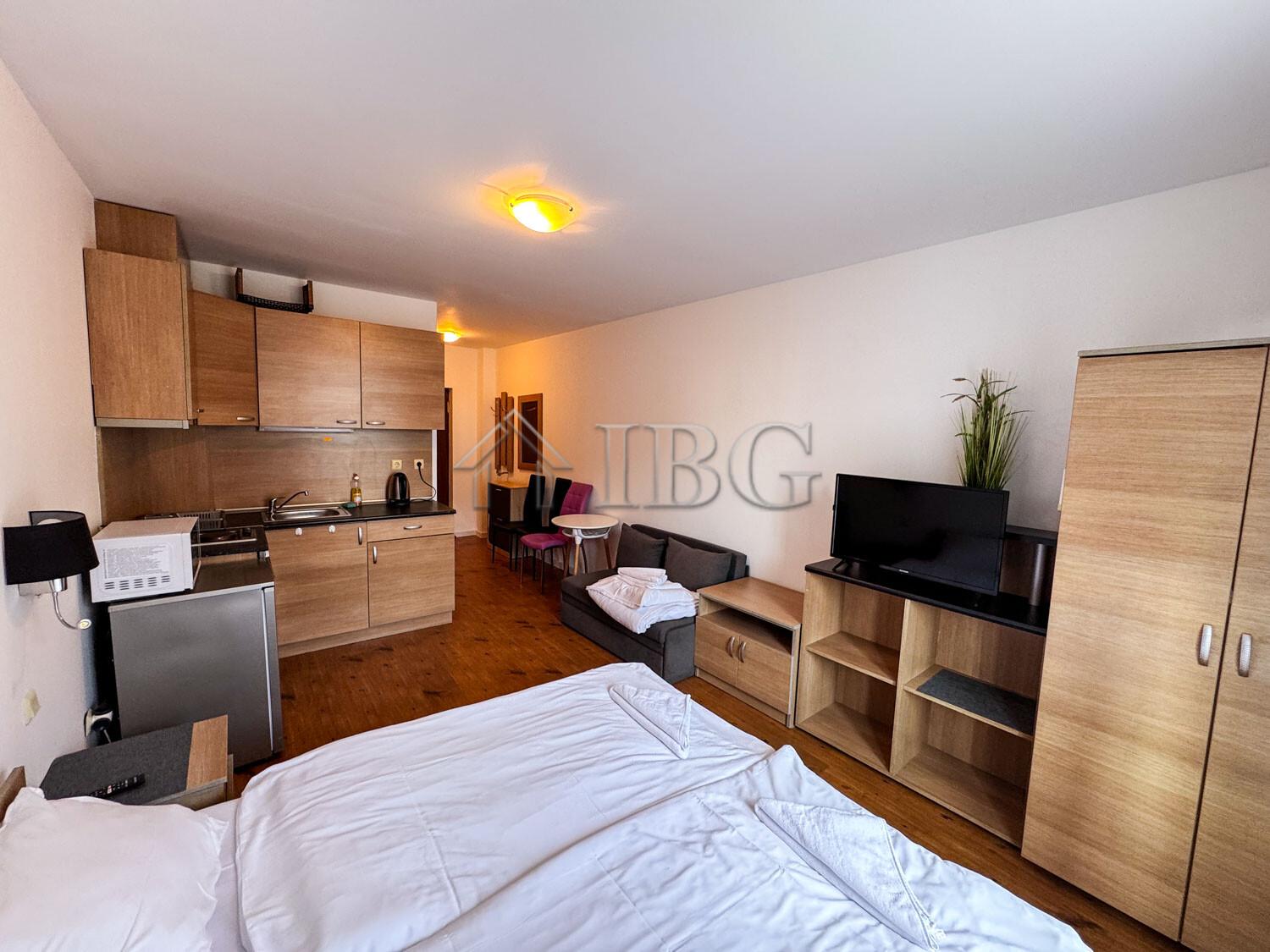 Furnished Studio with Pool View in Panorama Bay 2, Sveti Vlas — photo 11 of 20