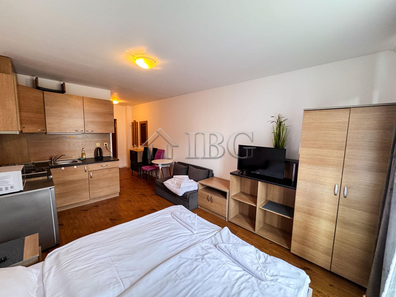 Furnished Studio with Pool View in Panorama Bay 2, Sveti Vlas — photo 12 of 20