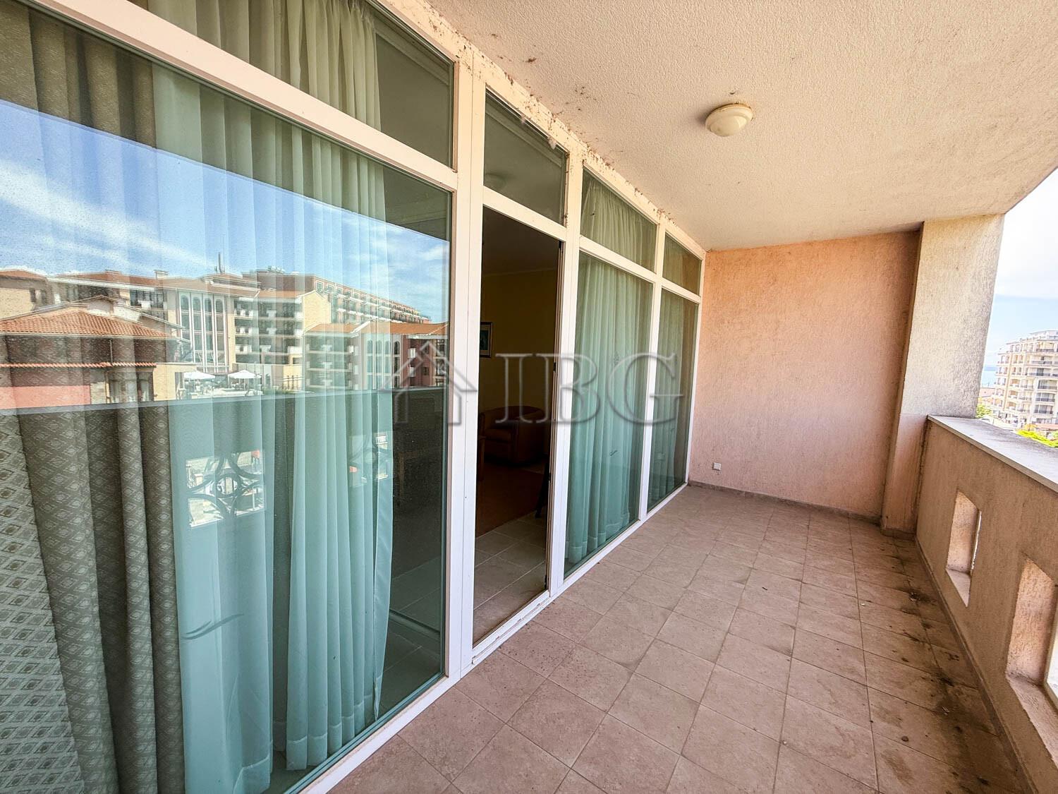 Apartment with 1 Bedroom and Side Sea View in Sunset Resort, Beta Building, Pomorie — photo 7 of 25