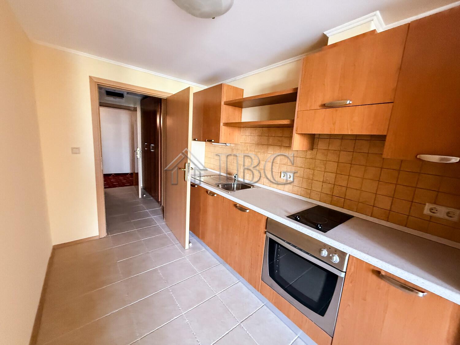 Apartment with 1 bedroom and Partial Sea View in Sunset Resort, Pomorie — photo 16 of 25