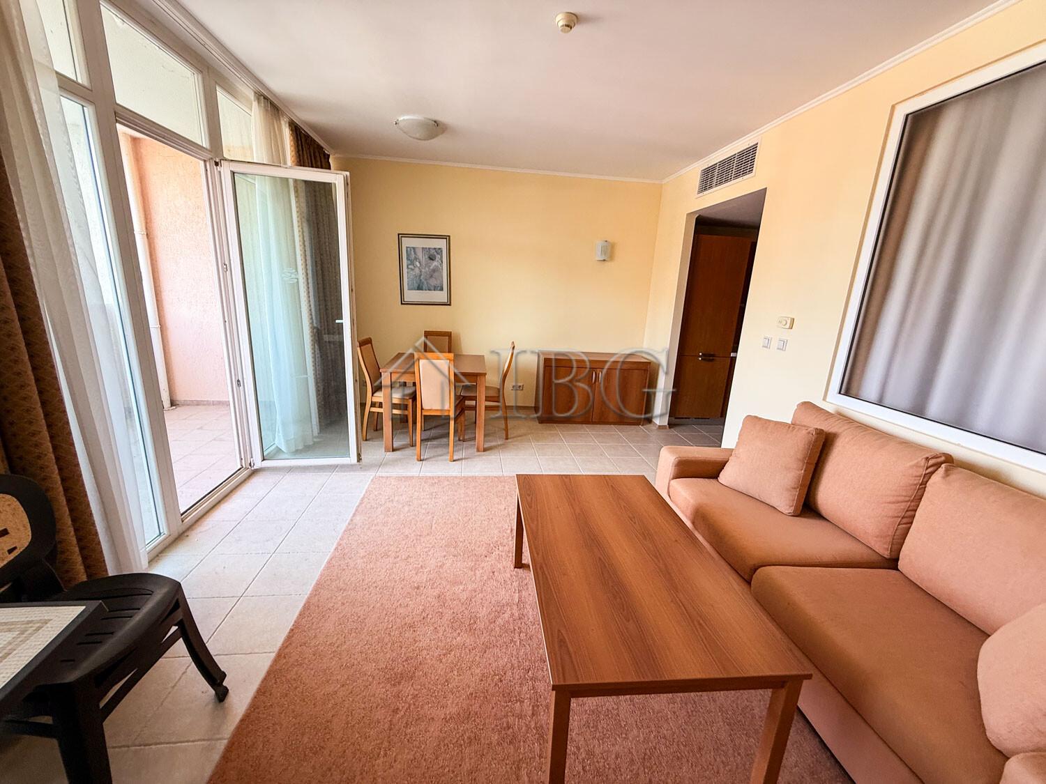 Apartment with 1 Bedroom and Side Sea View in Sunset Resort, Beta Building, Pomorie — photo 9 of 25