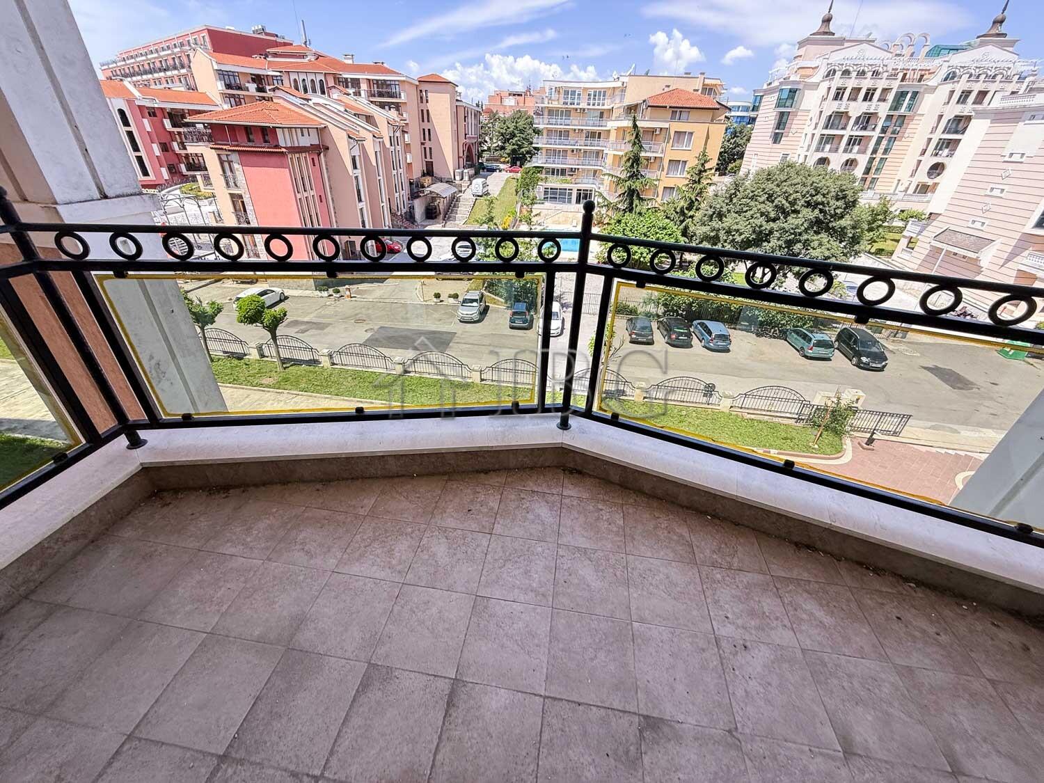 Apartment with 1 bedroom and Partial Sea View in Sunset Resort, Pomorie — photo 11 of 25
