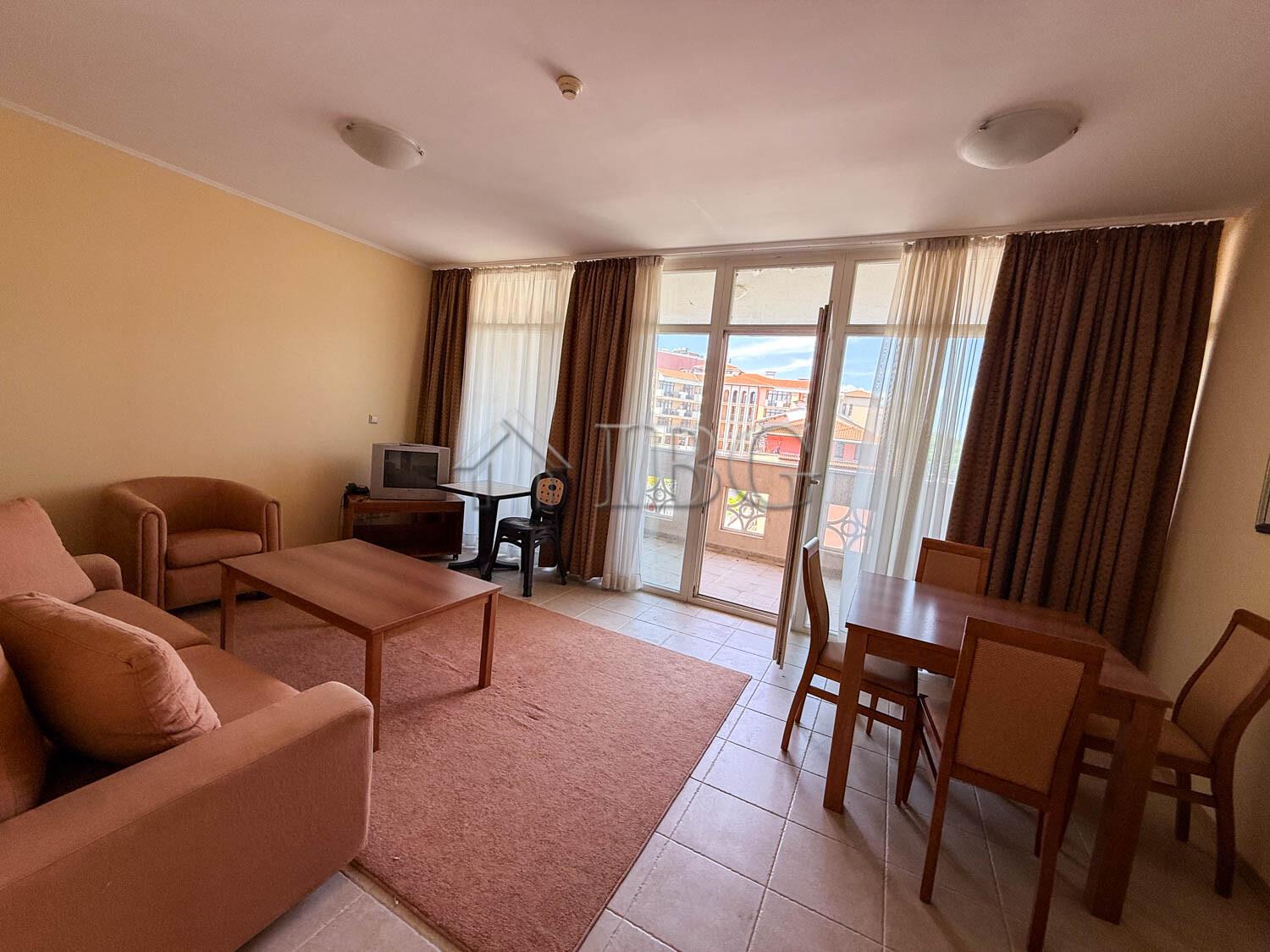 Apartment with 1 Bedroom and Side Sea View in Sunset Resort, Beta Building, Pomorie — photo 12 of 25