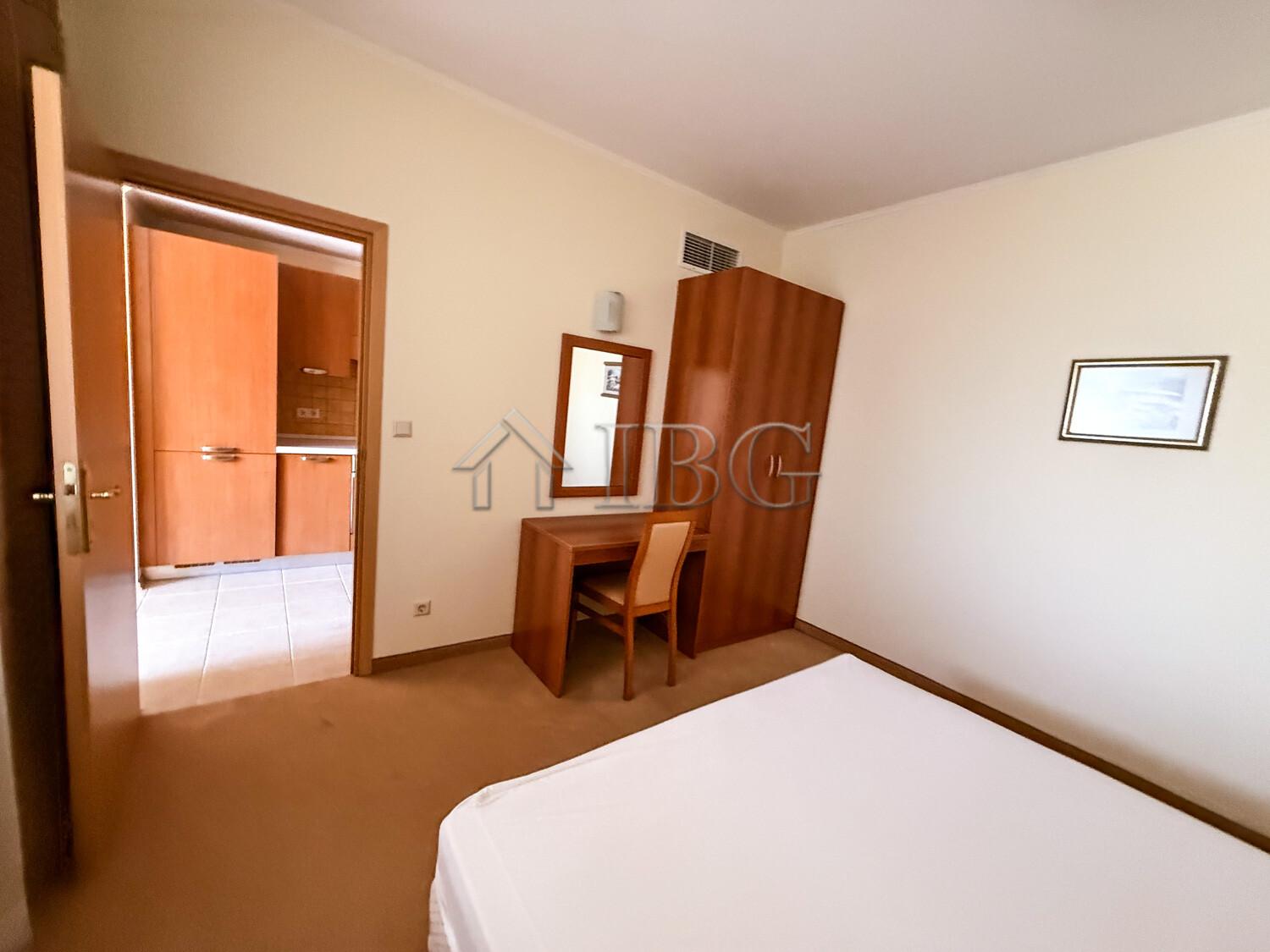 Apartment with 1 Bedroom and Side Sea View in Sunset Resort, Beta Building, Pomorie — photo 16 of 25
