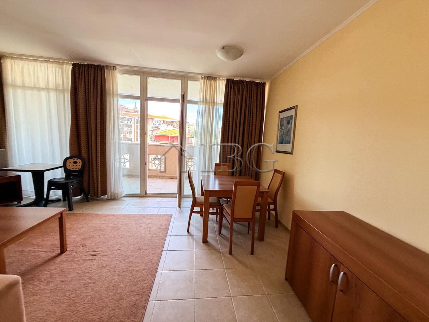 Apartment with 1 Bedroom and Side Sea View in Sunset Resort, Beta Building, Pomorie — photo 18 of 25