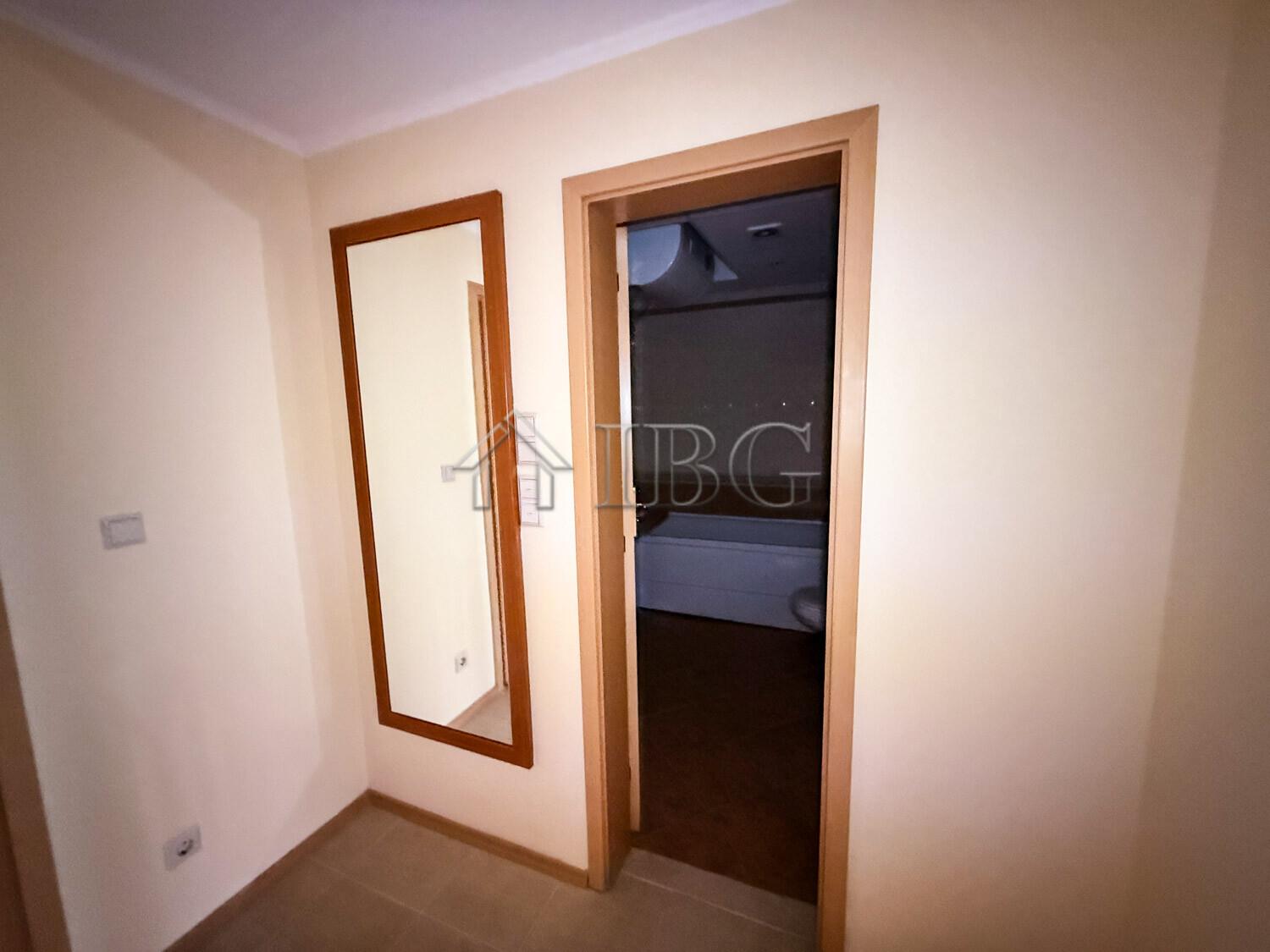 Apartment with 1 Bedroom and Side Sea View in Sunset Resort, Beta Building, Pomorie — photo 21 of 25