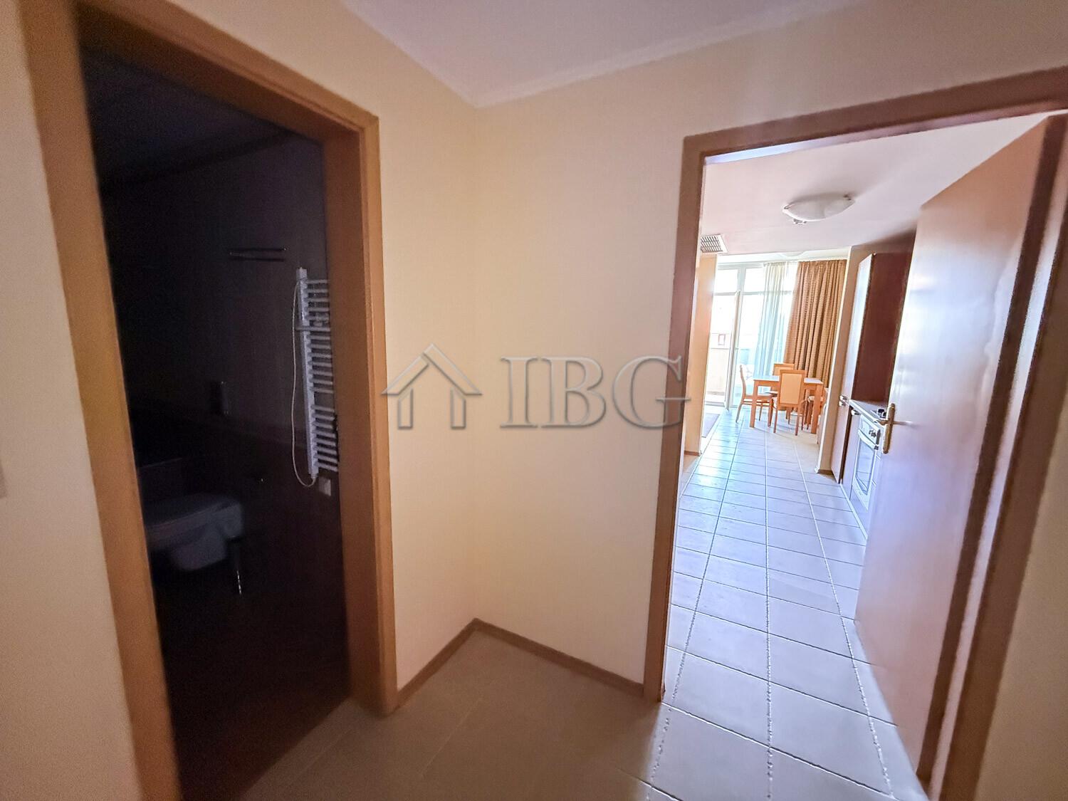 Apartment with 1 Bedroom and Side Sea View in Sunset Resort, Beta Building, Pomorie — photo 22 of 25