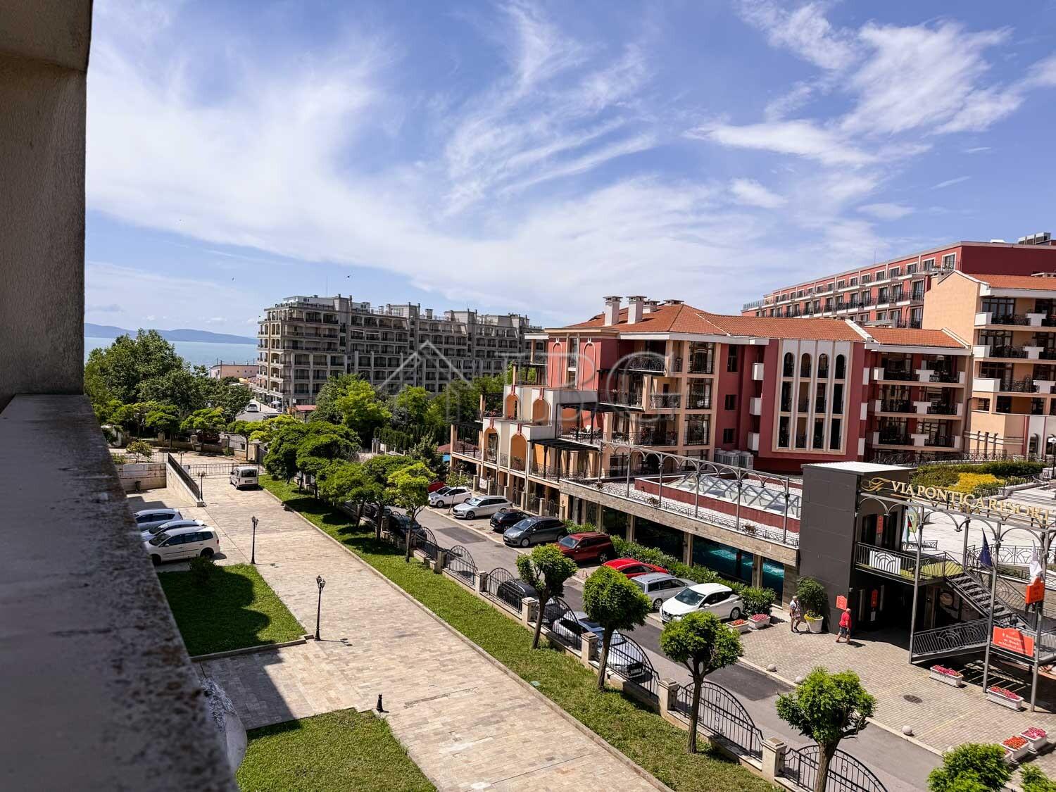 Apartment with 1 Bedroom and Side Sea View in Sunset Resort, Beta Building, Pomorie — photo 2