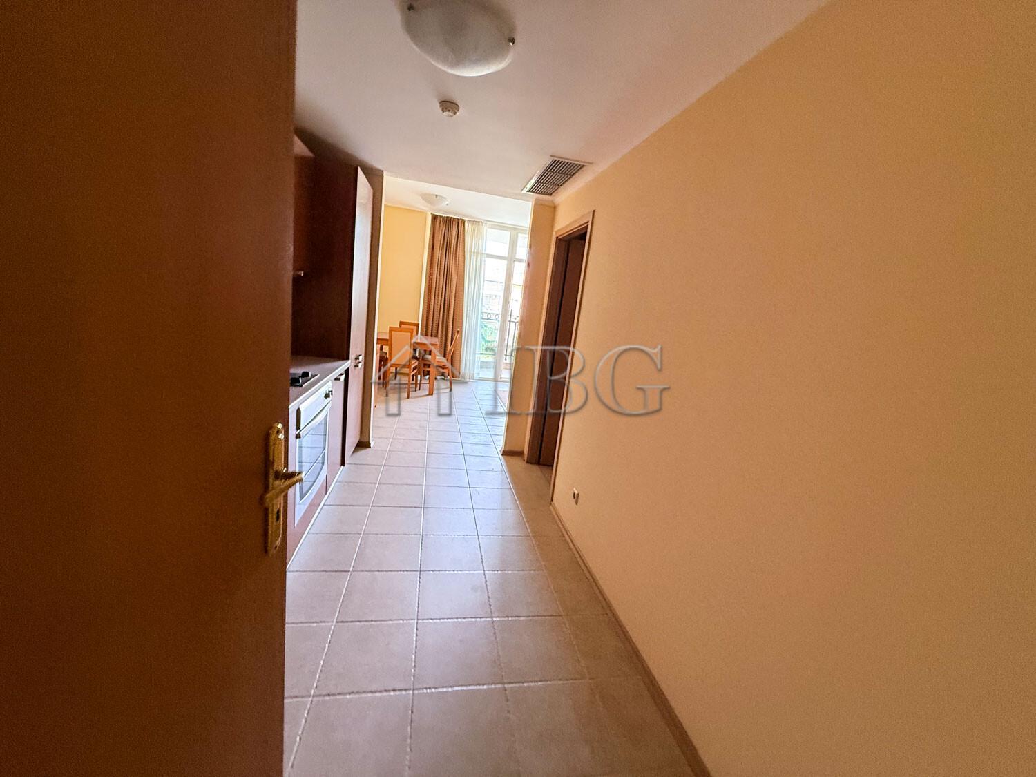 Apartment with 1 bedroom and Partial Sea View in Sunset Resort, Pomorie — photo 4 of 25