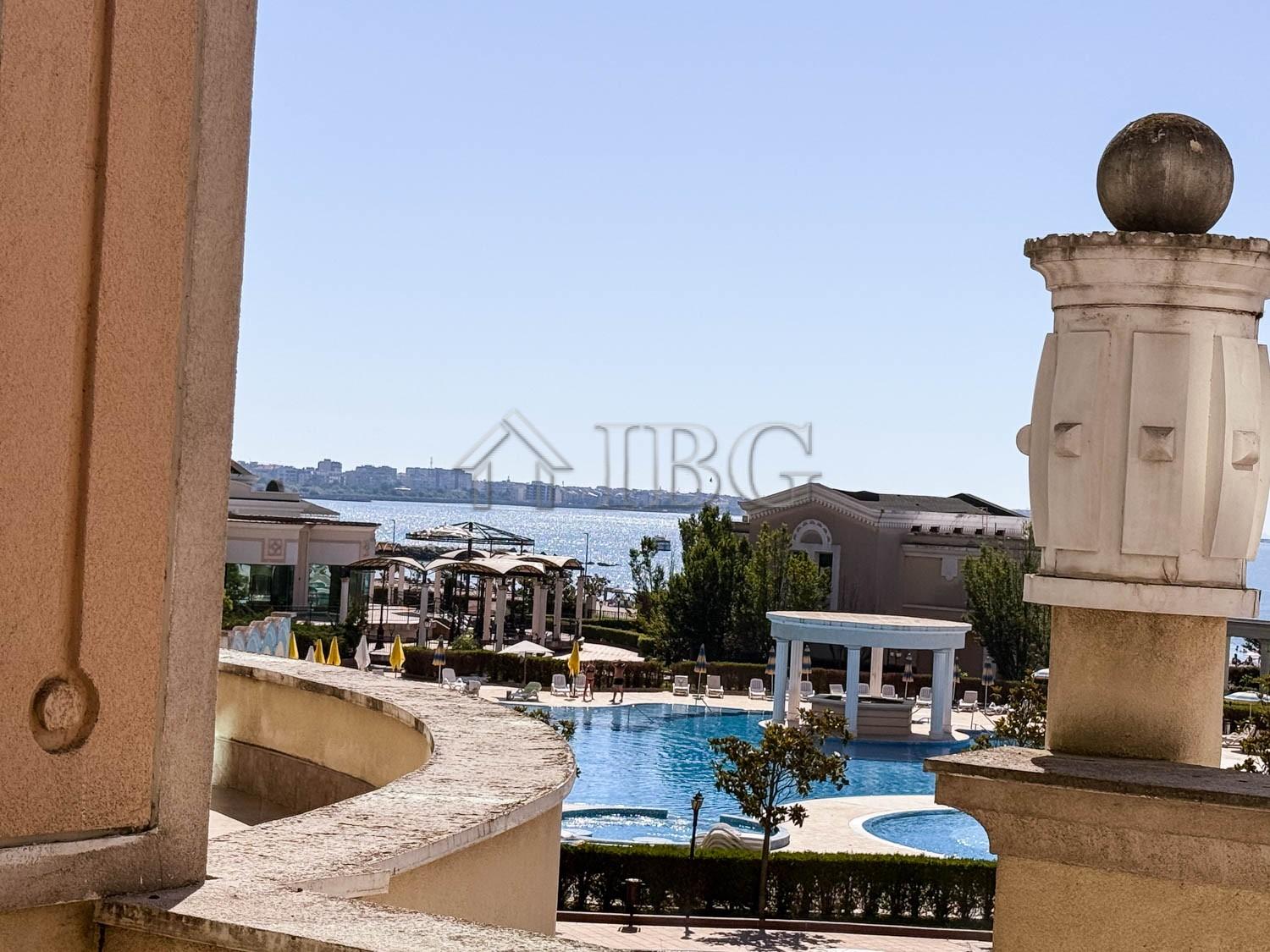 Spacious 1-Bedroom Apartment with Sea and Pool Views on the First Line in Sunset Resort, Pomorie — photo 3