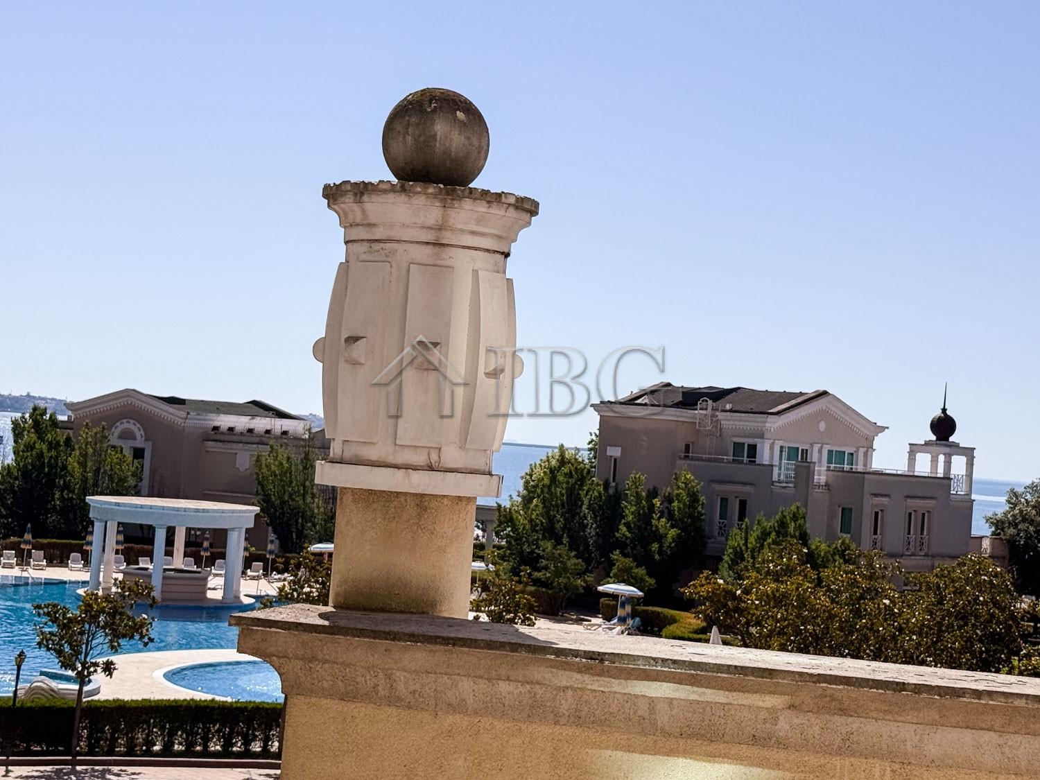 Spacious 1-Bedroom Apartment with Sea and Pool Views on the First Line in Sunset Resort, Pomorie — photo 21 of 25