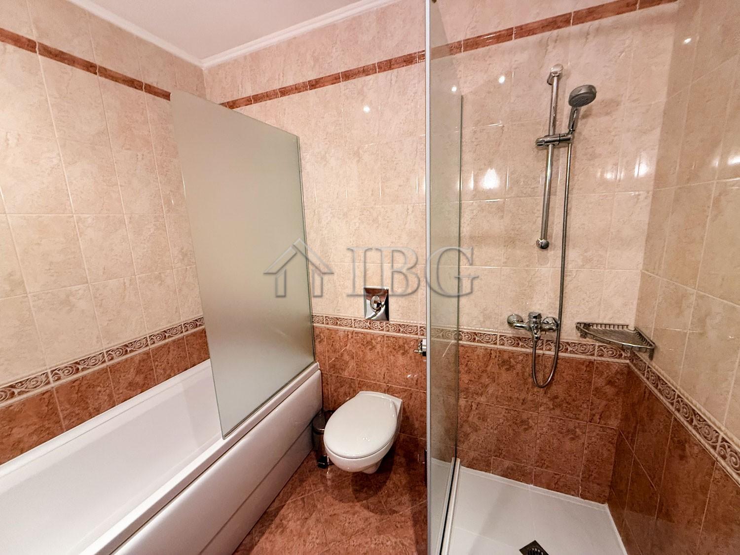 Spacious 1-Bedroom Apartment with Sea and Pool Views on the First Line in Sunset Resort, Pomorie — photo 19 of 25