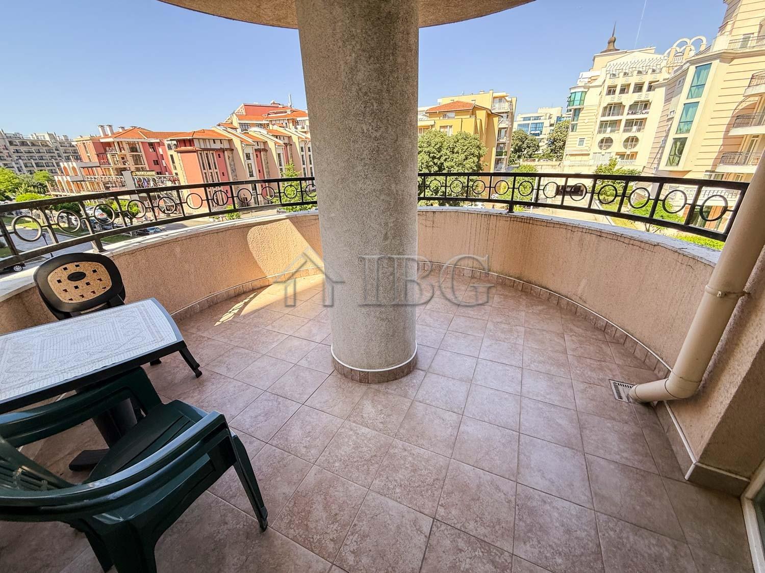 Spacious 2-Bedroom Apartment with Side Sea View in Sunset Resort, Pomorie — photo 12 of 25
