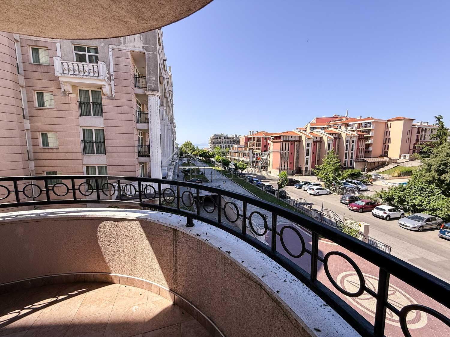 Spacious 2-Bedroom Apartment with Side Sea View in Sunset Resort, Pomorie — photo 6 of 25